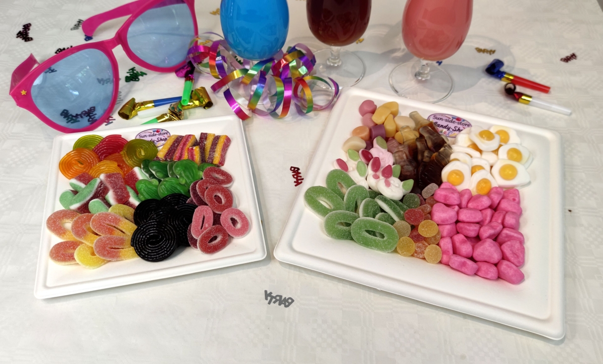 Ein Eye Catcher für ihre nächste Party gesucht? Wie wäre es mit einer unserer Partyplatten mit Süßigkeiten?